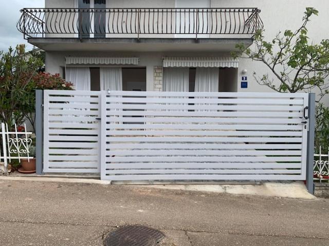 Seafront Apartment Jadri อูมัค ภายนอก รูปภาพ